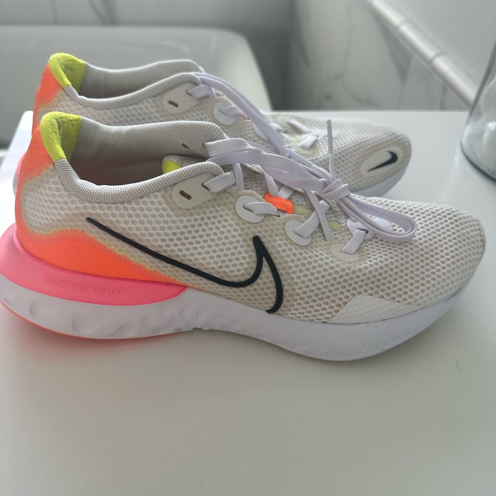 Nike renew men’s size 8